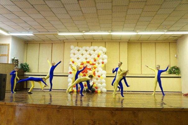 Творческие коллективы Колпинского района поздравили юных пациентов Детской городской больницы № 22