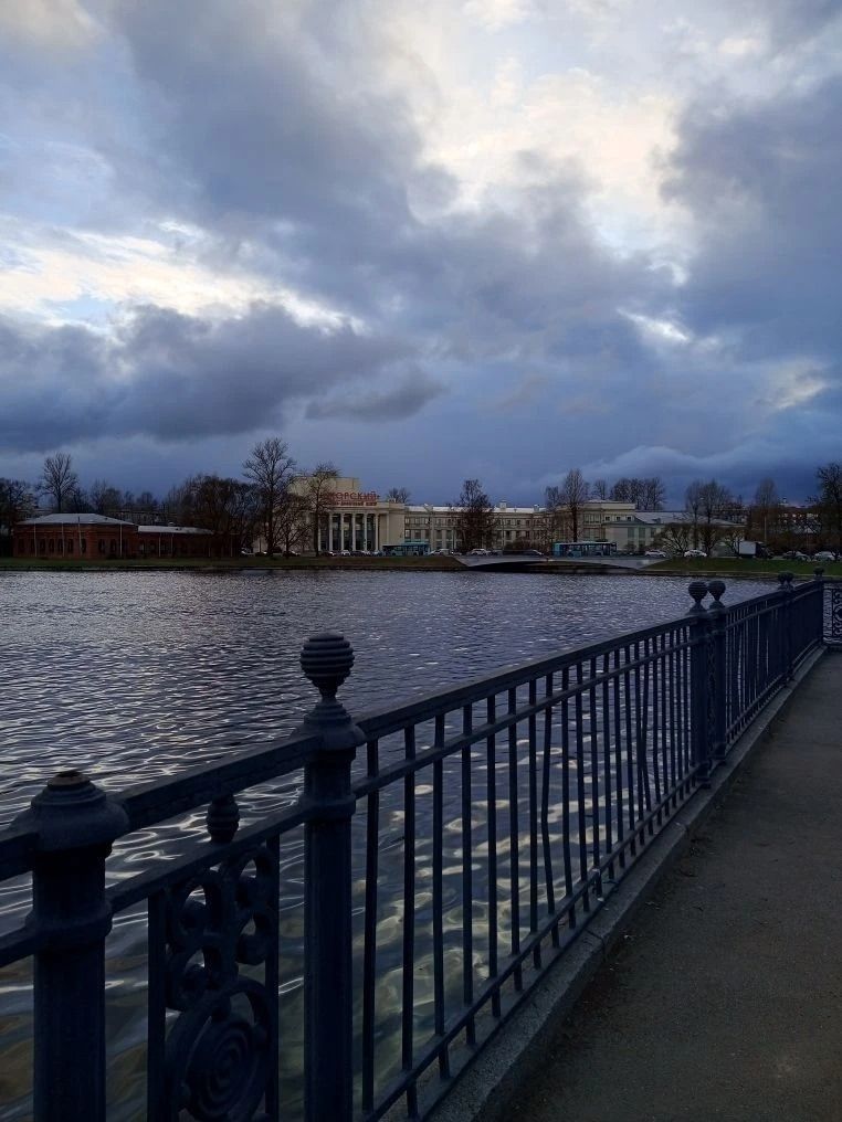 В Петербурге пройдут кратковременные дожди, переходящие в мокрый снег