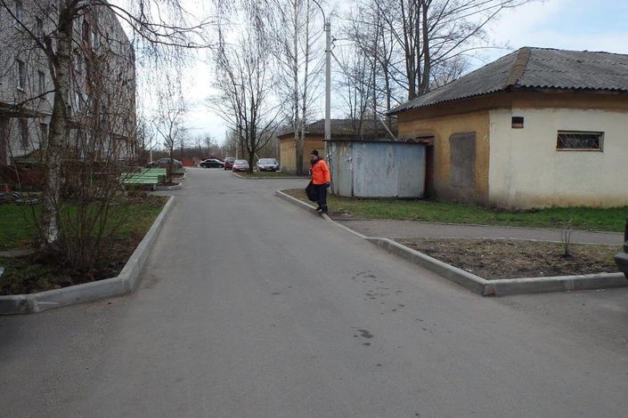 В рамках месячника по благоустройству в Колпинском районе убрано 70% территорий