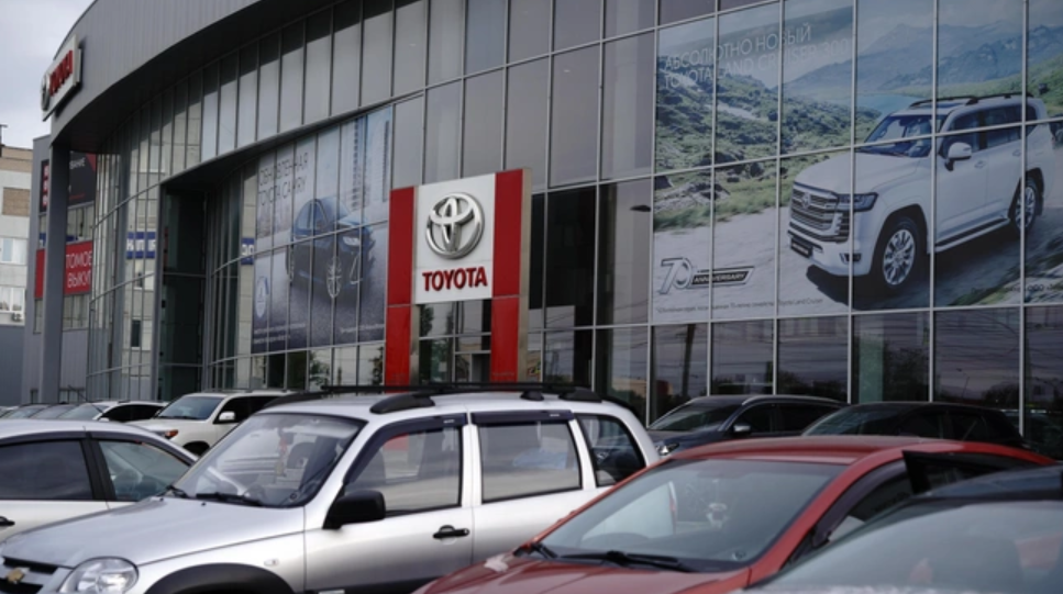 «Оптимизм не просматривается». «Автостат» ухудшил прогноз для авторынка РФ на 2025 год