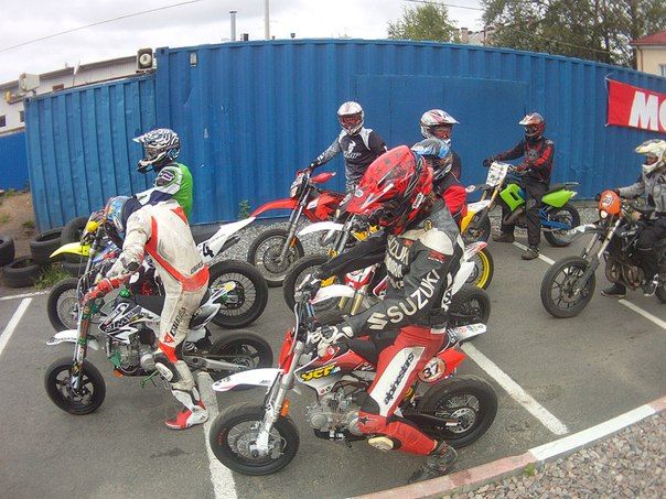 Результаты 3 этапа Чемпионата СПб по гонкам на скутерах и питбайках в Колпино 28.07.2013