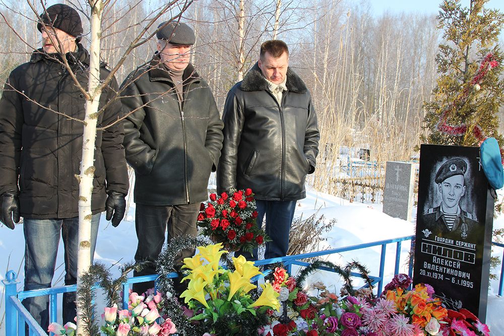 15 февраля – юбилей вывода Советских войск из Афганистана. Воинских почестей погибшим воинам отдано не будет. Но в Колпине к каждой могиле придут братья по оружию