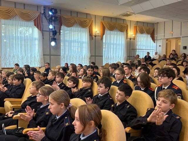Во Дворце творчества детей и молодежи состоялась профориентационная встреча с заместителем начальника Военно-морского политехнического института Во Дворце творчества детей и молодежи состоялась профориентационная встреча с заместителем начальника Военно-морского политехнического института