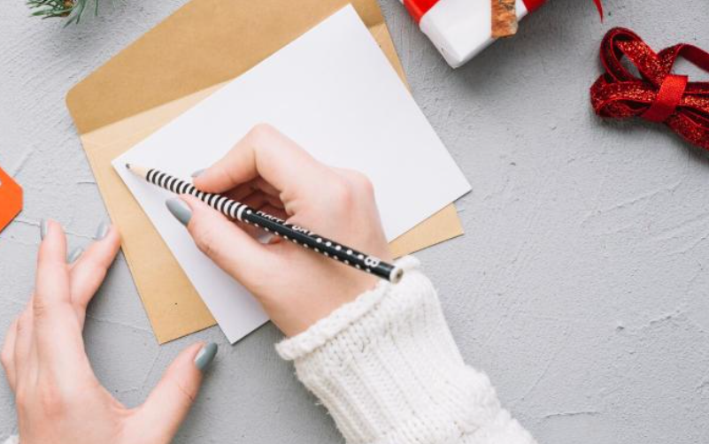 Россиянам рассказали о пользе загадывания желаний на Новый год