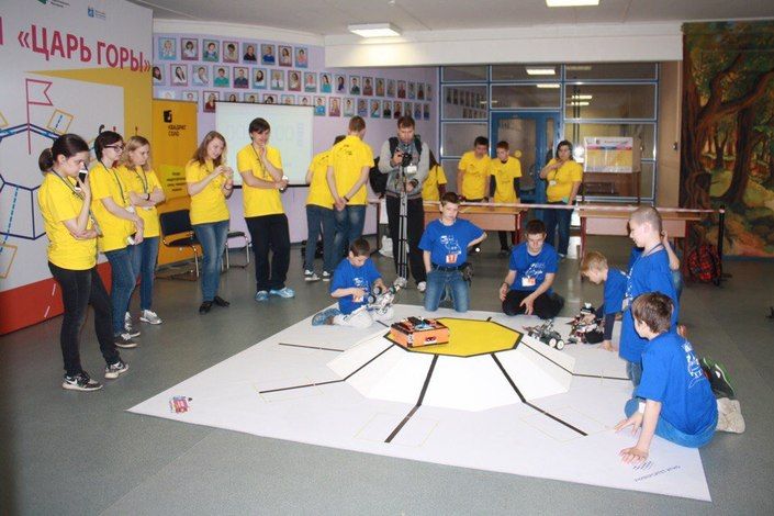 Колпинцы завоевали Кубок «Турнира двух столиц» по робототехнике