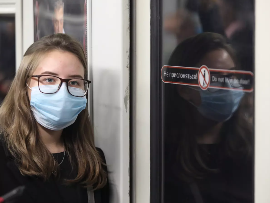 Антиковидные ограничения в Петербурге продлили до конца 2026 года