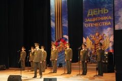 Глава района Дмитрий Кобицкий вручил документы на новые квартиры ветеранам боевых действий