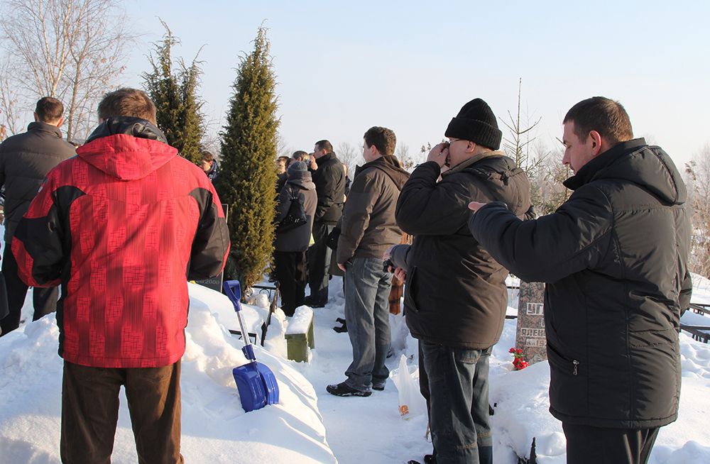 15 февраля – юбилей вывода Советских войск из Афганистана. Воинских почестей погибшим воинам отдано не будет. Но в Колпине к каждой могиле придут братья по оружию