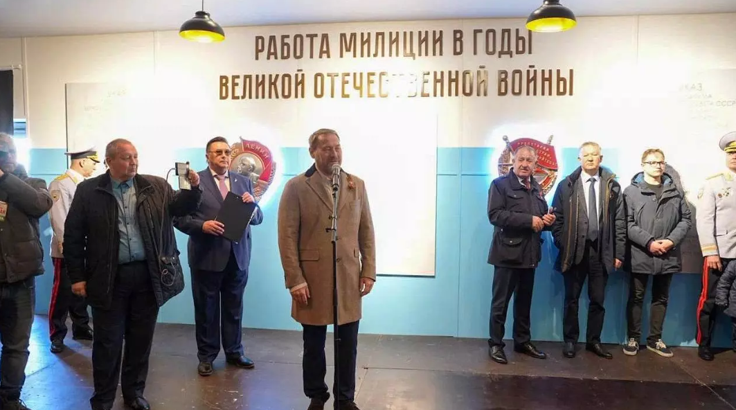 Александр Бельский пригласил петербуржцев на выставку