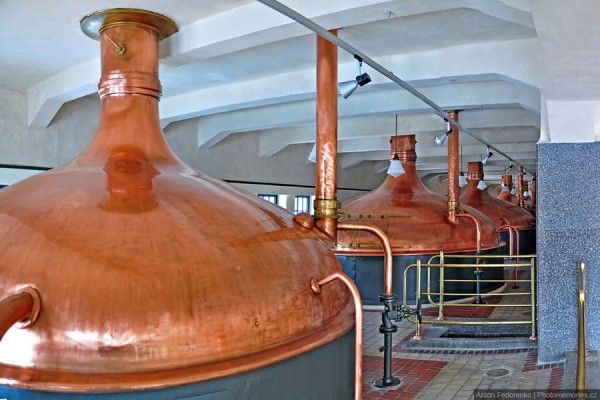 Георгиевскими ленточками «увековечили» рекламу пива Георгиевскими ленточками «увековечили» рекламу пива