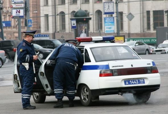 В 2016 году на дорогах собираются ввести полицейские патрули без опознавательных знаков В 2016 году на дорогах собираются ввести полицейские патрули без опознавательных знаков
