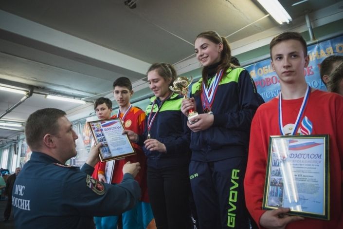 Юные спортсмены школы № 454 завоевали третье место в соревнованиях по пожарно-прикладному спорту