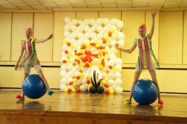 Творческие коллективы Колпинского района поздравили юных пациентов Детской городской больницы № 22