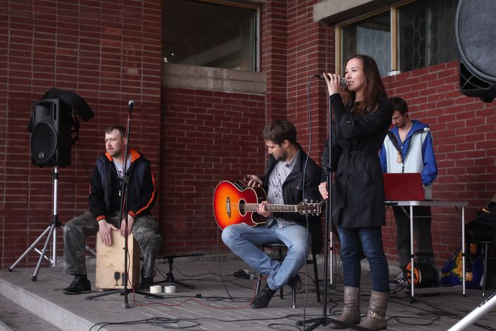 В Колпинском районе прошла традиционная акция Дома молодежи «Колпинец» – «Будь с нами!»