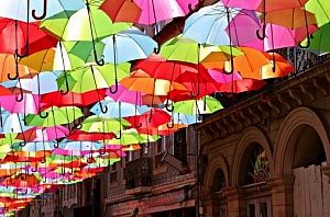 Зонтичная инсталляция &quot;Umbrella Sky&quot; не порадует нас в этом году