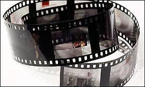 В колпинской библиотеке показали фильмы для слепых и слабовидящих с помощью тифло-титров