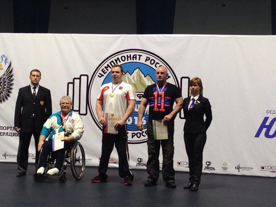 Колпинский спортсмен Александр Росляков завоевал бронзовую медаль Кубка России по пауэрлифтингу 