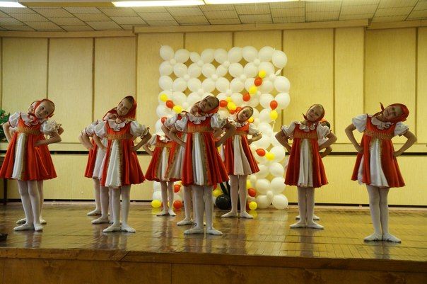 Творческие коллективы Колпинского района поздравили юных пациентов Детской городской больницы № 22