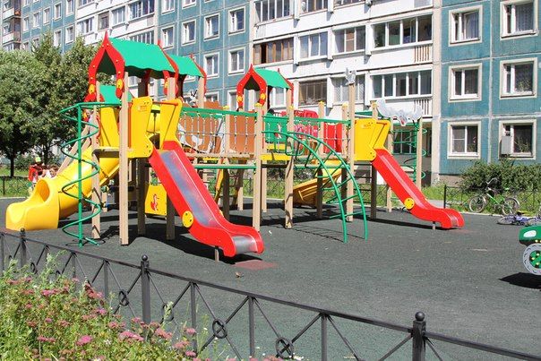 Детская площадка восстановлена