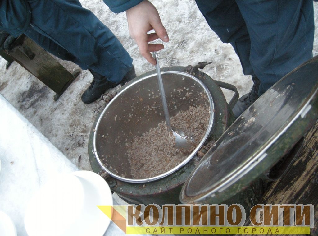 Крещенское &quot;моржевание&quot; у Свято-Троицкого собора