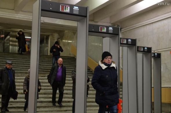 В&nbsp;метро Петербурга заработали в&nbsp;тестовом режиме рамки-металлоискатели