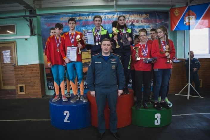 Юные спортсмены школы № 454 завоевали третье место в соревнованиях по пожарно-прикладному спорту