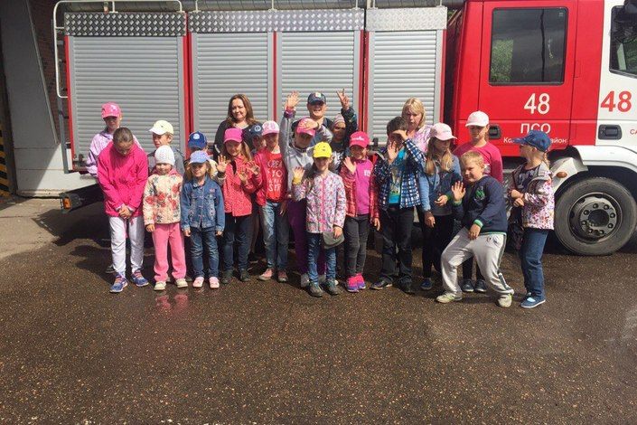 Школьники посетили 48-ю пожарно-спасательную часть Колпинского района
