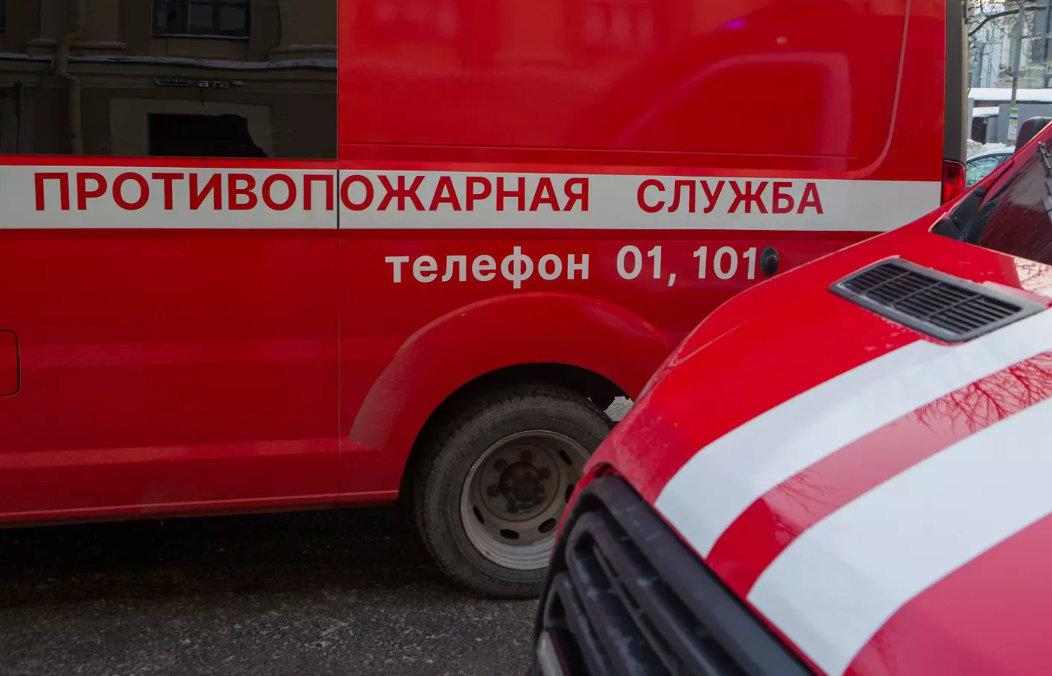 В Колпинском районе из-за пожара эвакуировали восемь человек