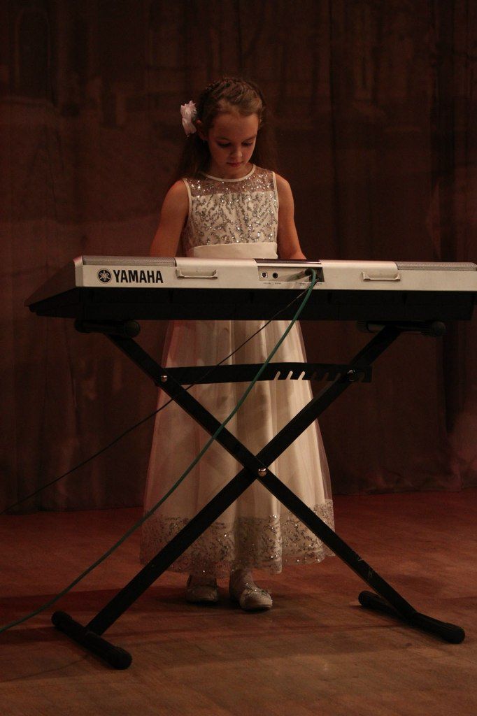 Прошел праздничный концерт ко дню матери