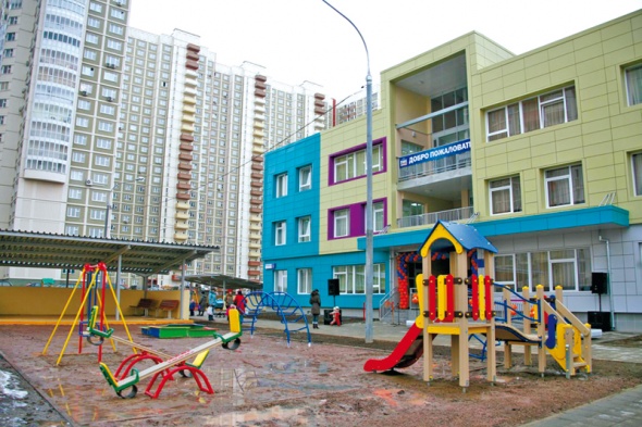 Детские сады и&nbsp;школы не&nbsp;могут угнаться за&nbsp;строящимся жильем в&nbsp;Петербурге