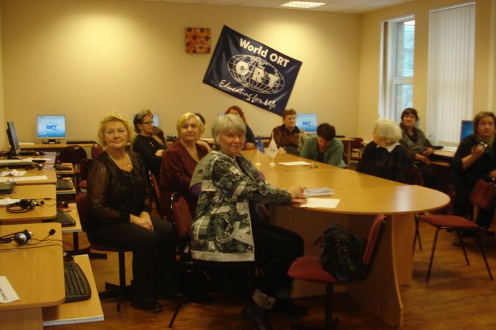 Жительница Колпинского района заняла почетное третье место во втором открытом городском конкурсе по компьютерной грамотности для пожилых людей