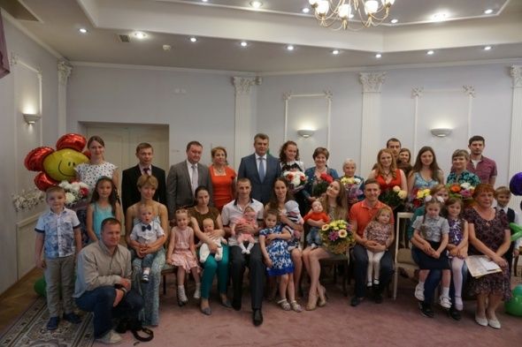 1 европейский институт. Тельмана ладожский бульвар 1. Европейский институт здоровья колпино на ленина. Цспсид колпино. Соцзащита колпино.