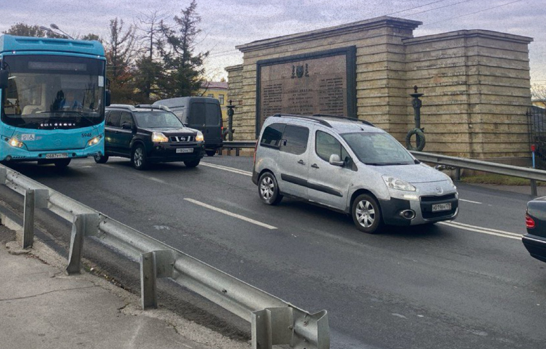 На бульваре Свободы введут временные ограничения движения транспорта