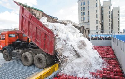 На петербургских снегоплавилках растопили уже более 330 тыс. кубометров снега На петербургских снегоплавилках растопили уже более 330 тыс. кубометров снега