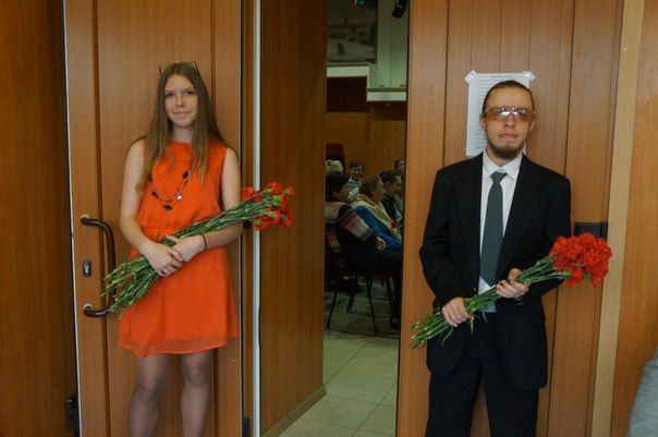Творческие коллективы Колпинского района поздравили ветеранов