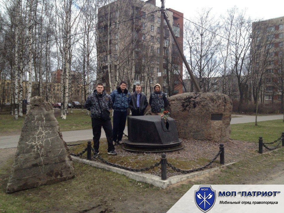 Бетонный противотанковый надолб времен войны нашел свое место