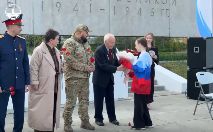 6 мая у Братского воинского захоронения на улице Веры Слуцкой состоялась акция памяти, посвящённая Дню Победы