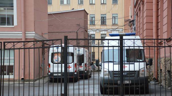 В Колпино 5-классница получила удар ногой в живот от одноклассника В Колпино 5-классница получила удар ногой в живот от одноклассника