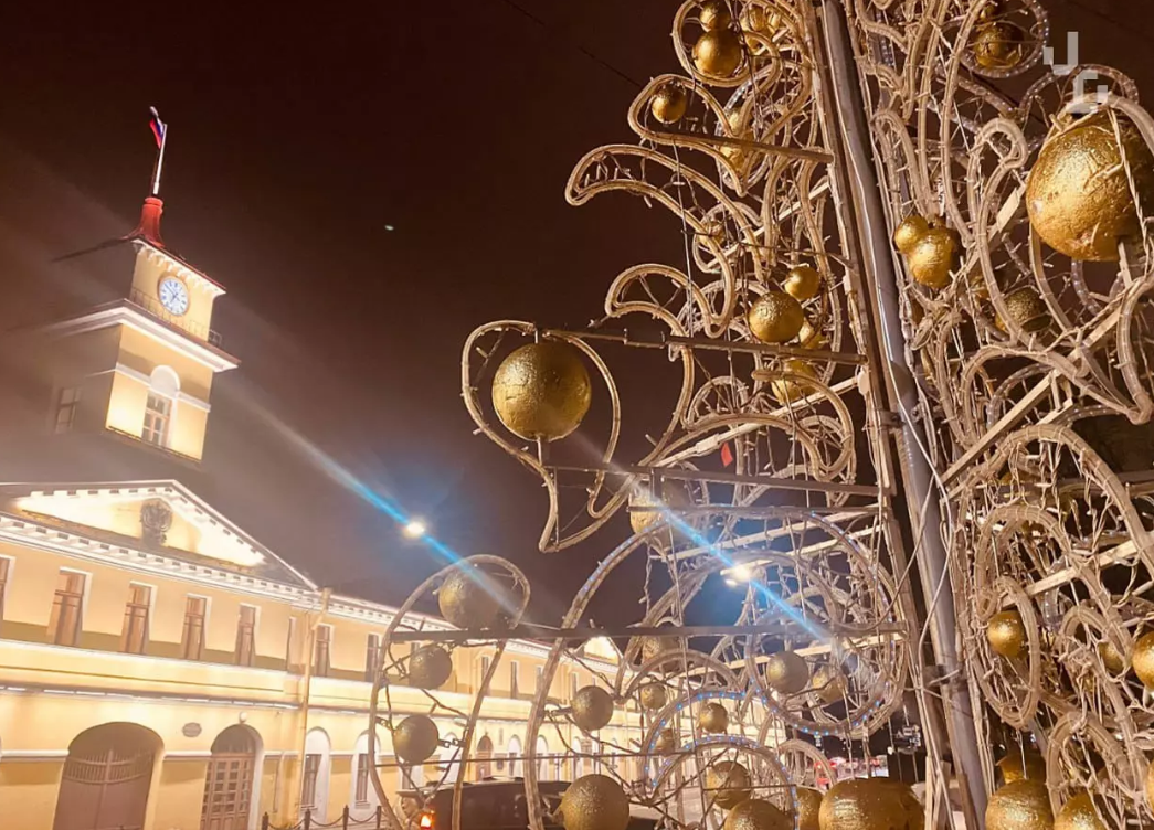 Колпинский район украсили к Новому году