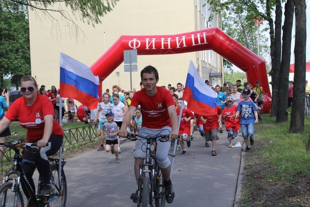 День рождения Санкт-Петербурга Колпино отметило массовым легкоатлетическим пробегом День рождения Санкт-Петербурга Колпино отметило массовым легкоатлетическим пробегом