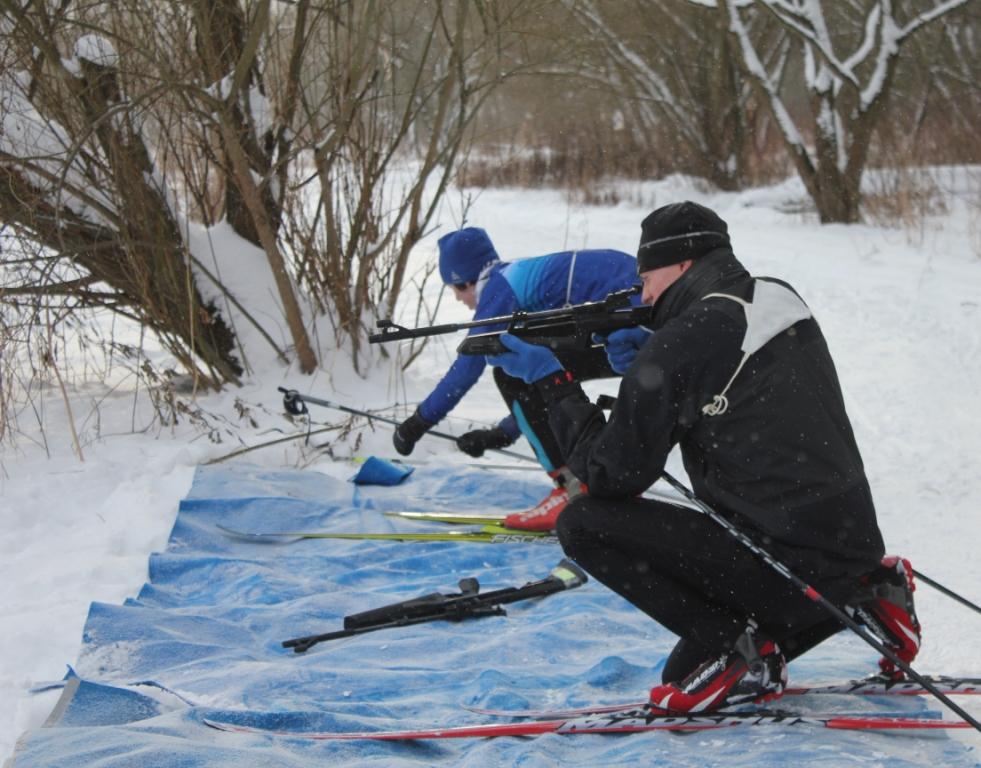 В Колпино прошли соревнования по биатлону «Гонка военных патрулей»