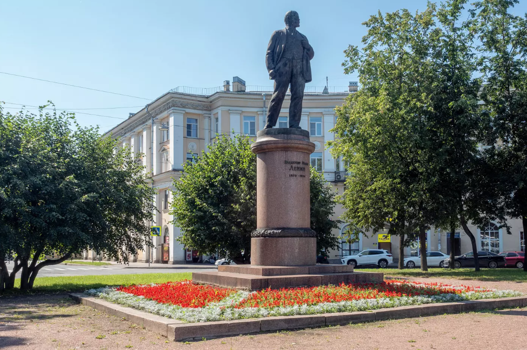 В центре Колпино сделают архитектурную подсветку зданий