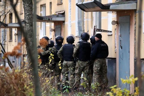 Захватившему детей в Колпино предъявлено обвинение Захватившему детей в Колпино предъявлено обвинение