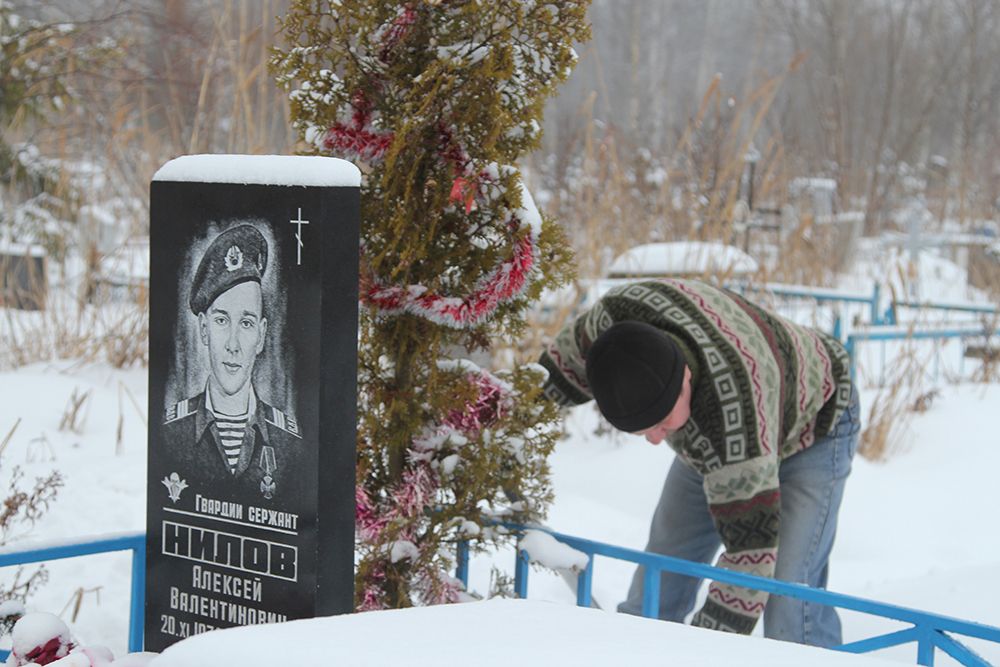 15 февраля – юбилей вывода Советских войск из Афганистана. Воинских почестей погибшим воинам отдано не будет. Но в Колпине к каждой могиле придут братья по оружию