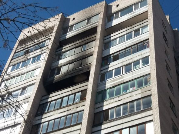 В Колпино загорелась трёхкомнатная квартира В Колпино загорелась трёхкомнатная квартира
