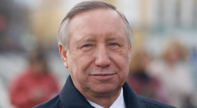 Беглов поздравил петербуржцев с Днём России