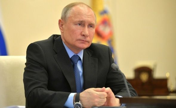 Путин поручил Минздраву ускорить регистрацию вакцины от коронавируса Путин поручил Минздраву ускорить регистрацию вакцины от коронавируса