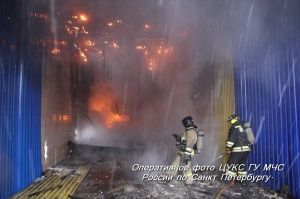 Фоторепортаж с места пожара в Колпинском районе Санкт-Петербурга