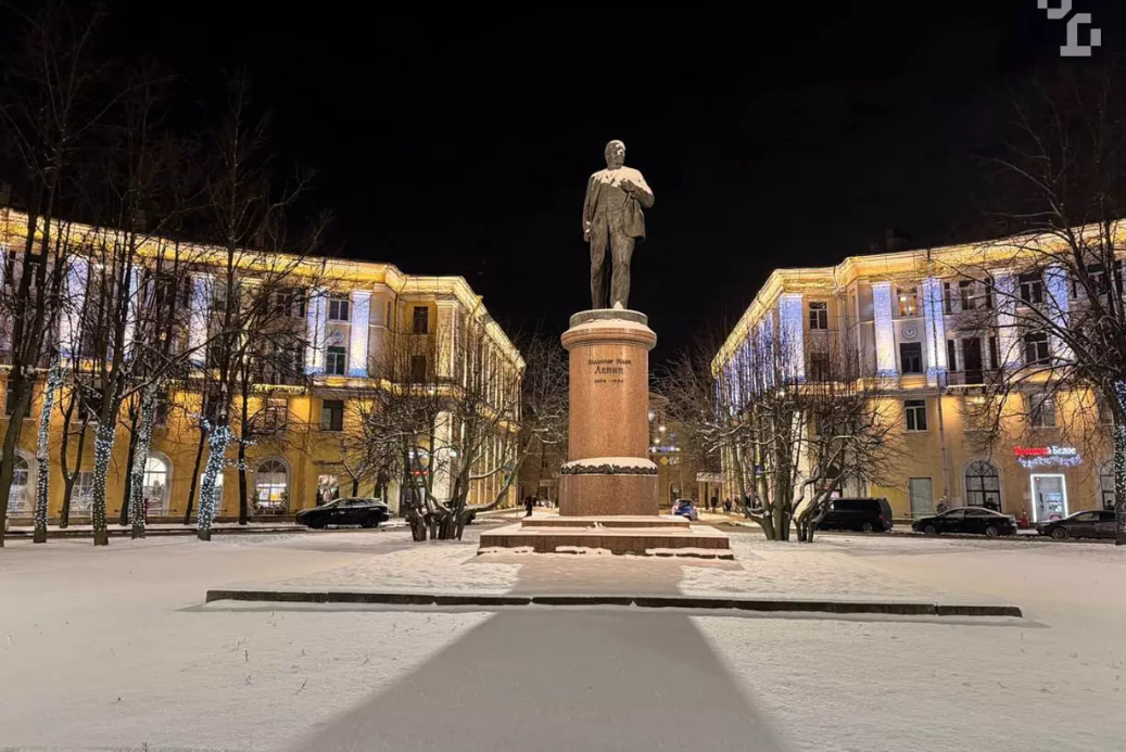 Колпинский район украсили к Новому году