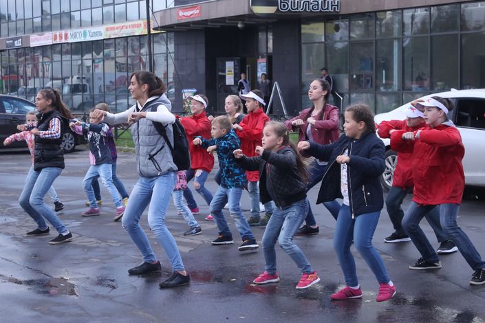 В Колпинском районе прошла традиционная акция Дома молодежи «Колпинец» – «Будь с нами!»